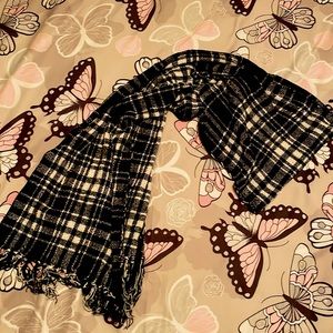 Scarf black and white
